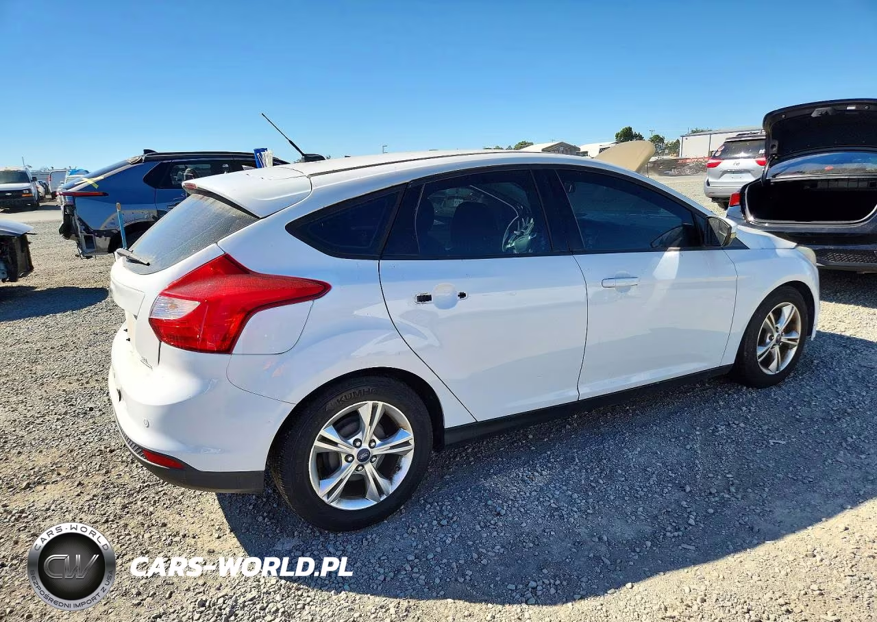 2014 Ford Focus Se VIN:1FADP3K27EL254846 - 3
