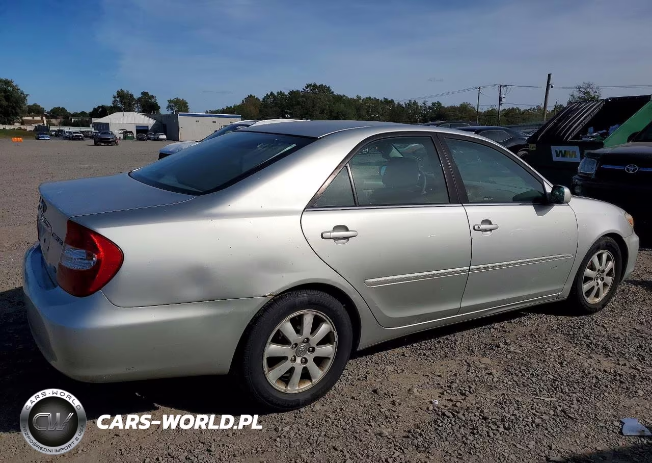 2002 Toyota Camry Xle V6 VIN:4T1BF30K02U538022 - 3