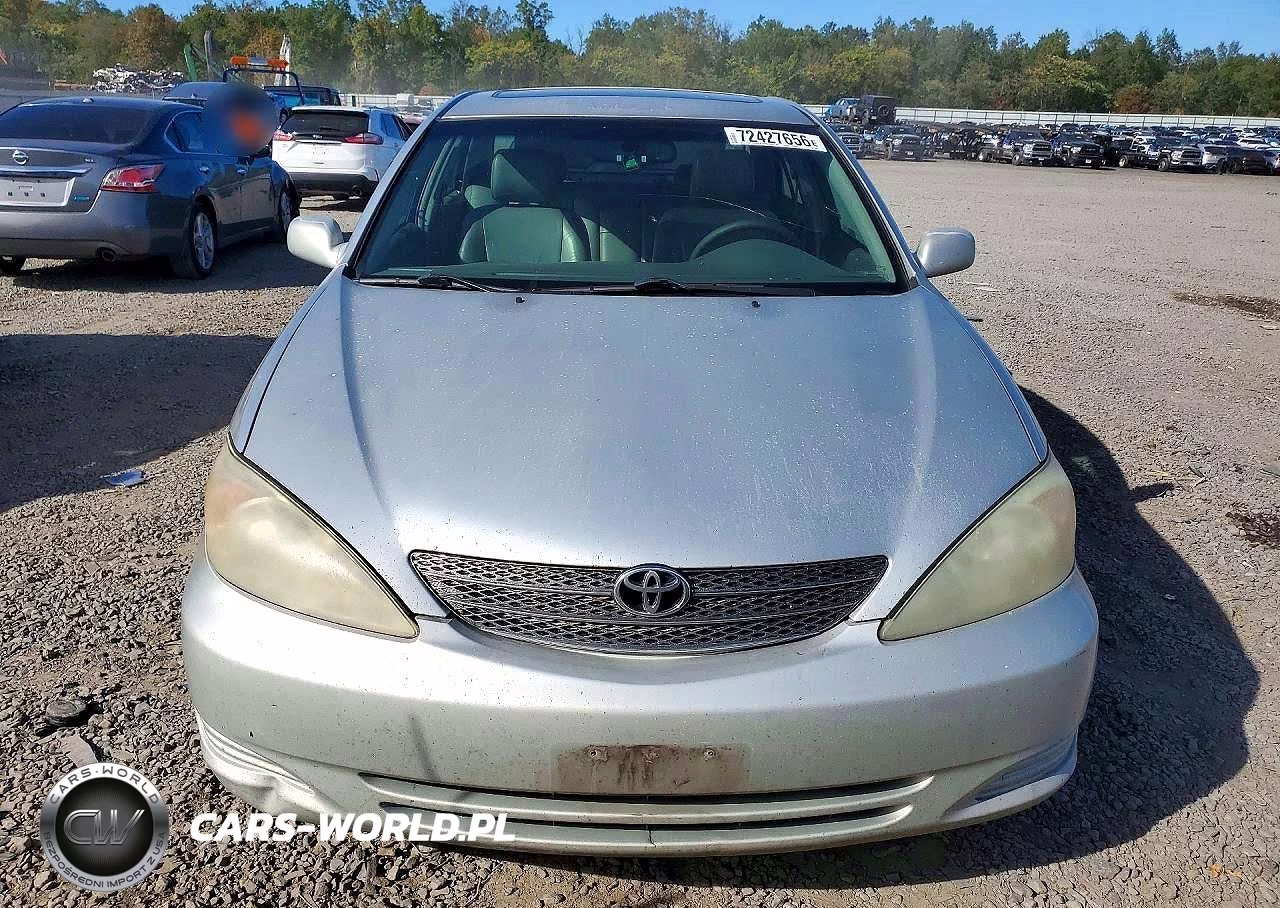 2002 Toyota Camry Xle V6 VIN:4T1BF30K02U538022 - 5