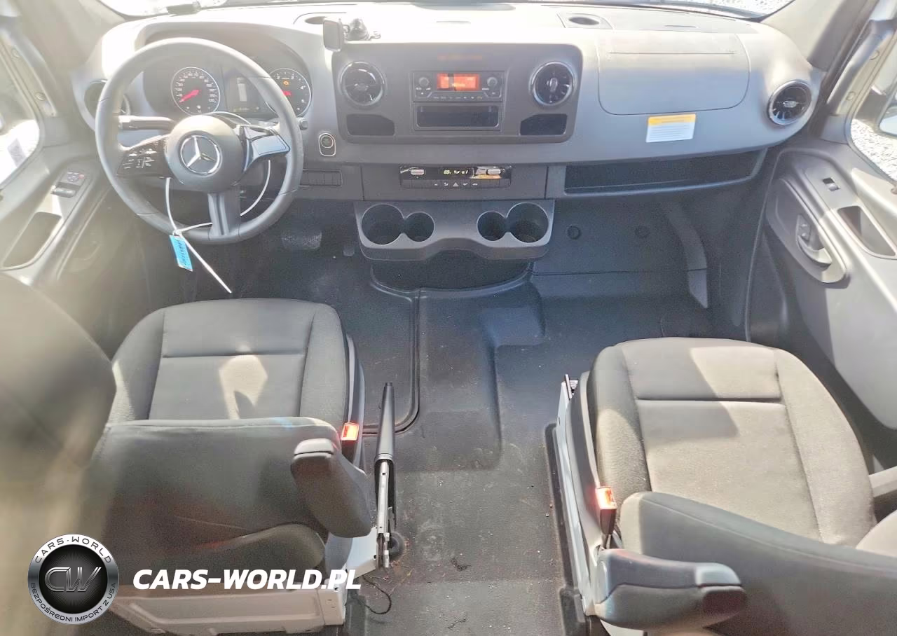2025 Mercedes-Benz Sprinter 2500 VIN:W1Y4KCHYXST228897 - 8