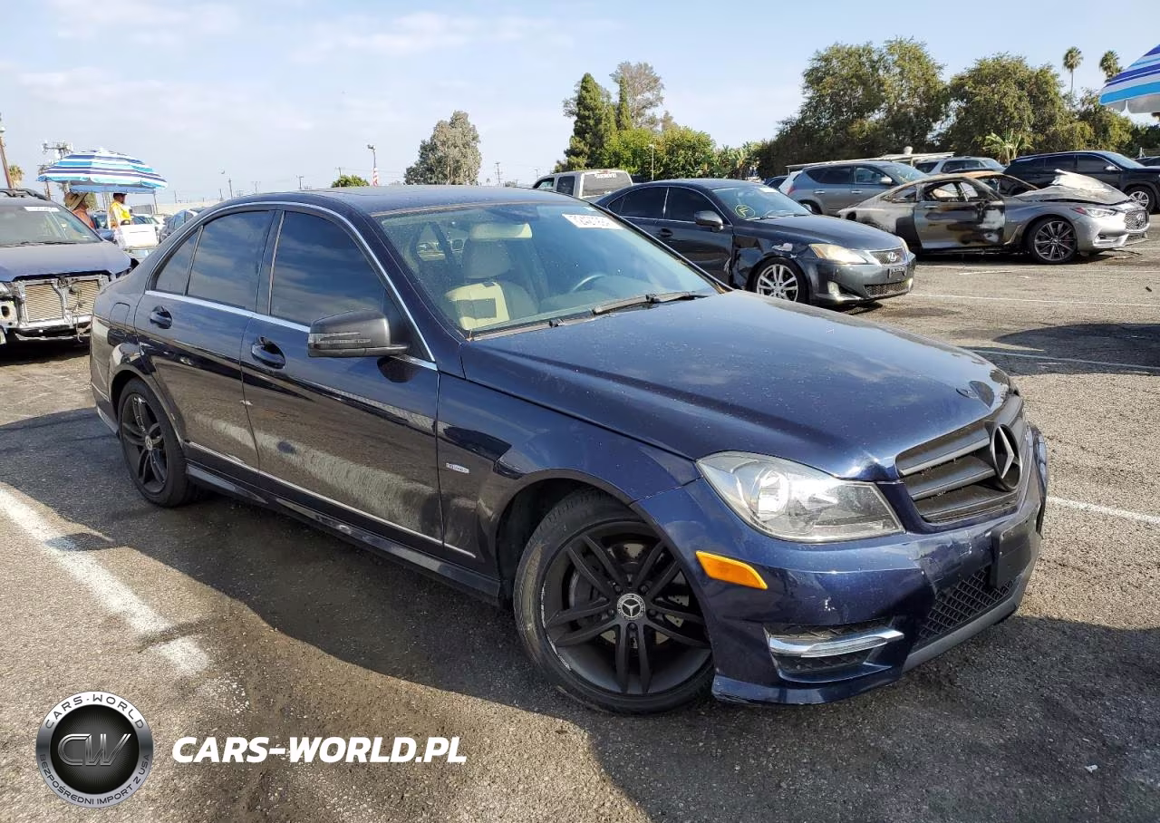 2010 Mercedes-Benz C VIN:WDDGF4HB1CA645951 - 4