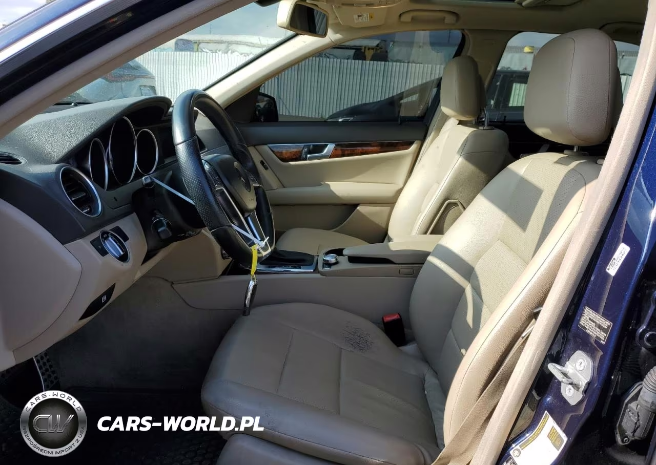 2010 Mercedes-Benz C VIN:WDDGF4HB1CA645951 - 7