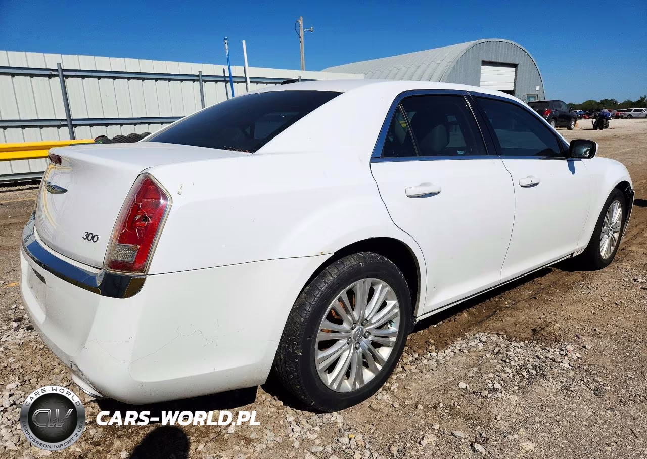 2014 Chrysler 300 VIN:2C3CCARG0EH144777 - 3