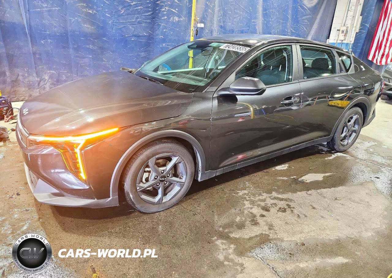 2025 Kia K4 Lxs VIN:3KPFT4DE2SE086694 - 1