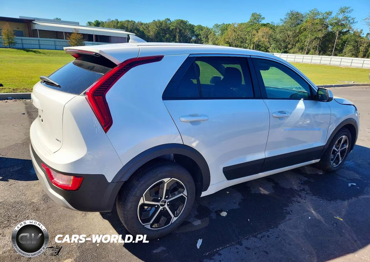 2026 Kia Niro Lx VIN:KNDCP3LE5T5340625 - 3