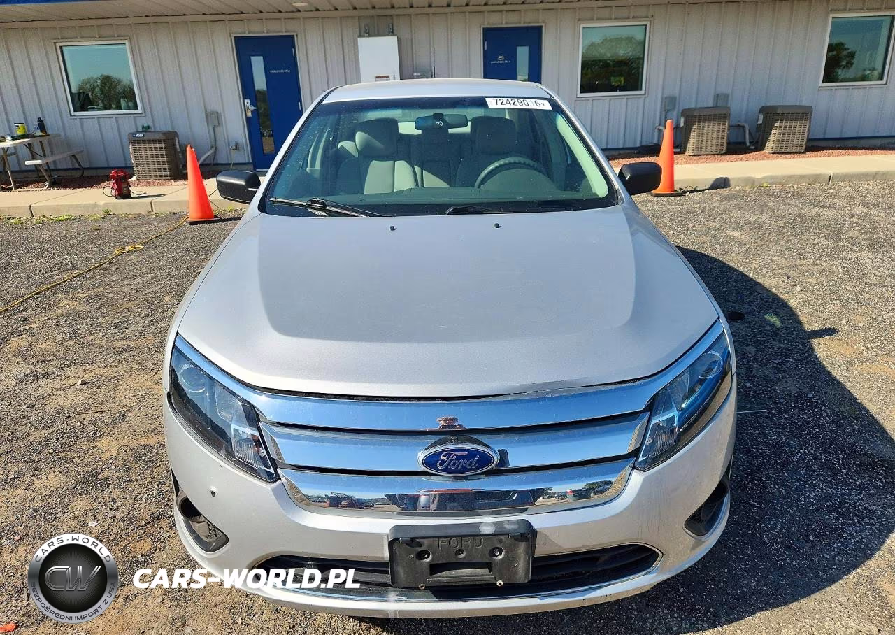 2010 Ford Fusion S VIN:3FAHP0GA8AR431058 - 5