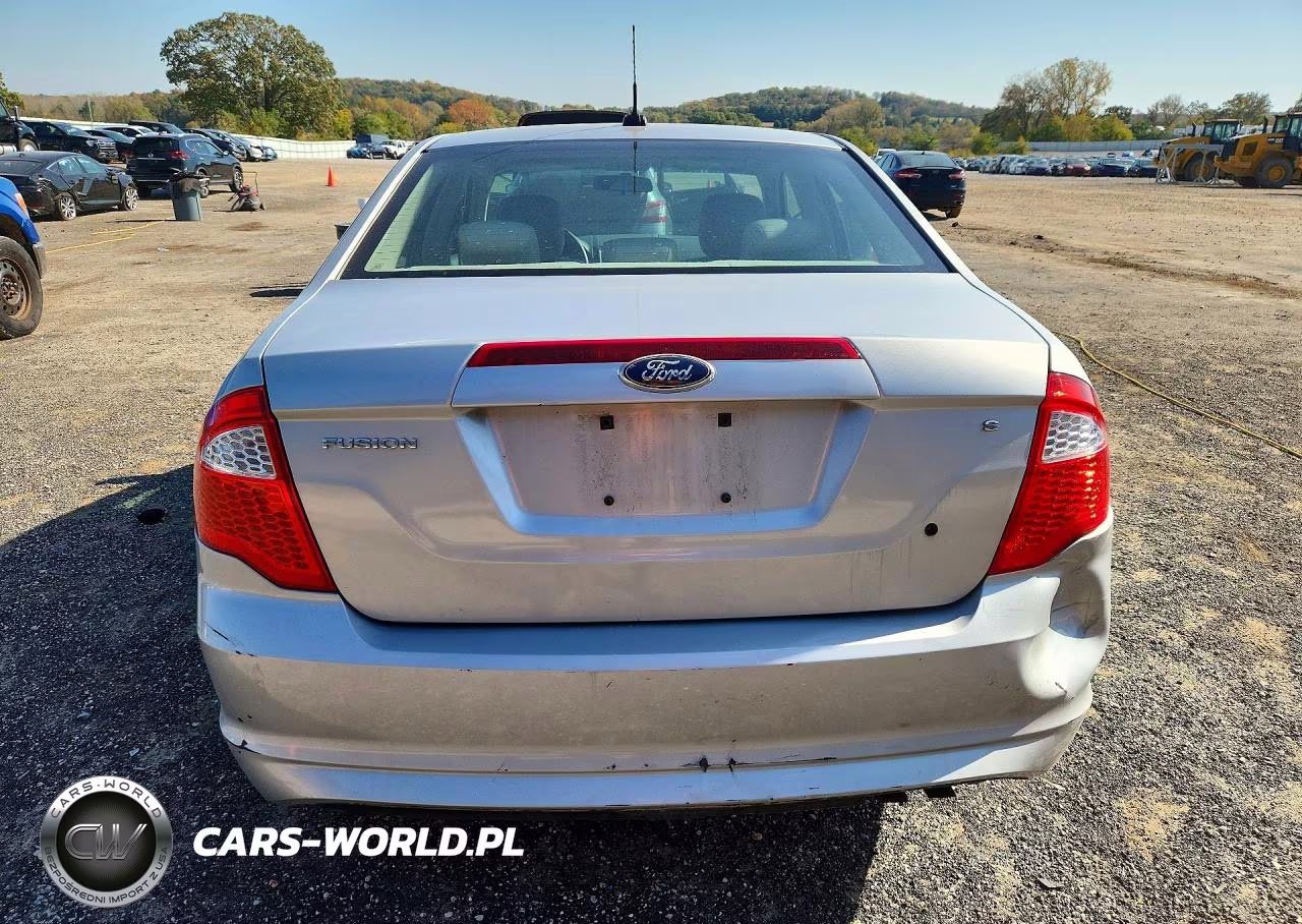 2010 Ford Fusion S VIN:3FAHP0GA8AR431058 - 6