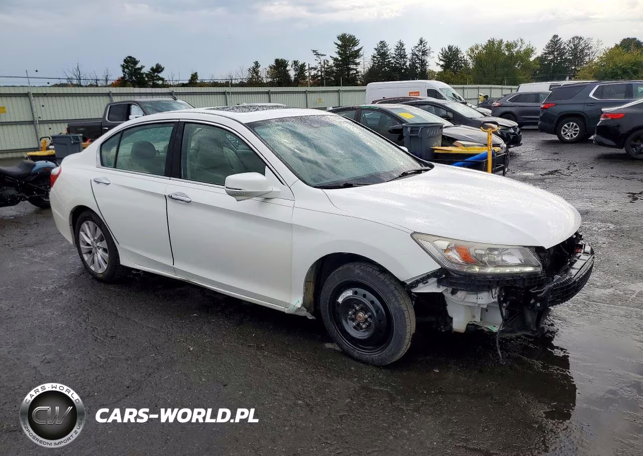 2015 Honda Accord Touring VIN:1HGCR3F91FA013550 - 4