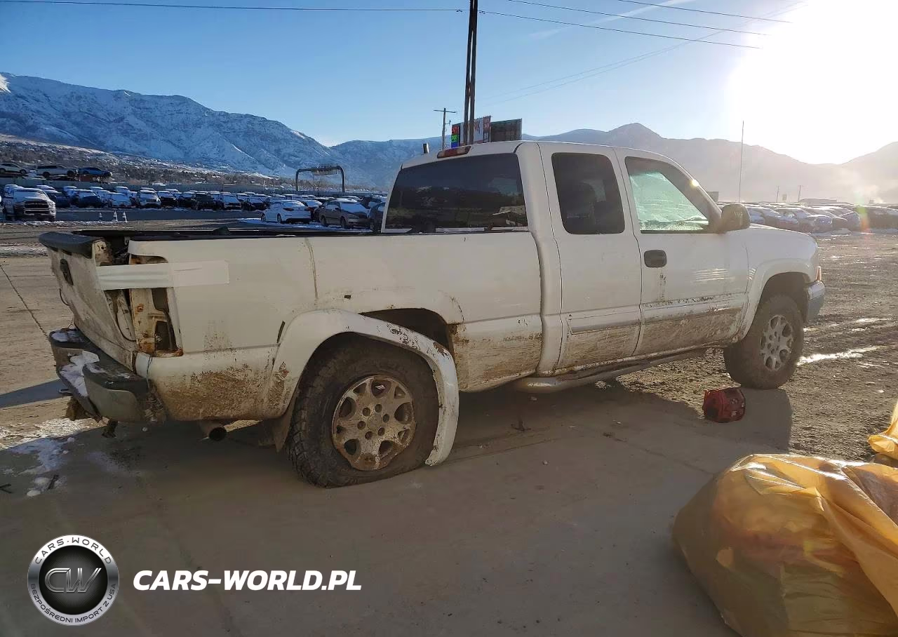 2007 Chevrolet Silverado K1500 Classic VIN:1GCEK19B57Z128525 - 3