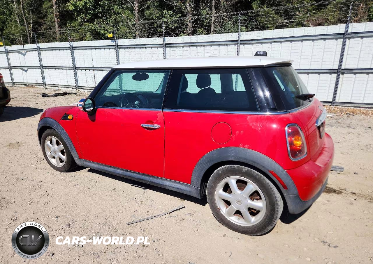 2010 Mini Cooper VIN:WMWMF3C58ATU77880 - 2