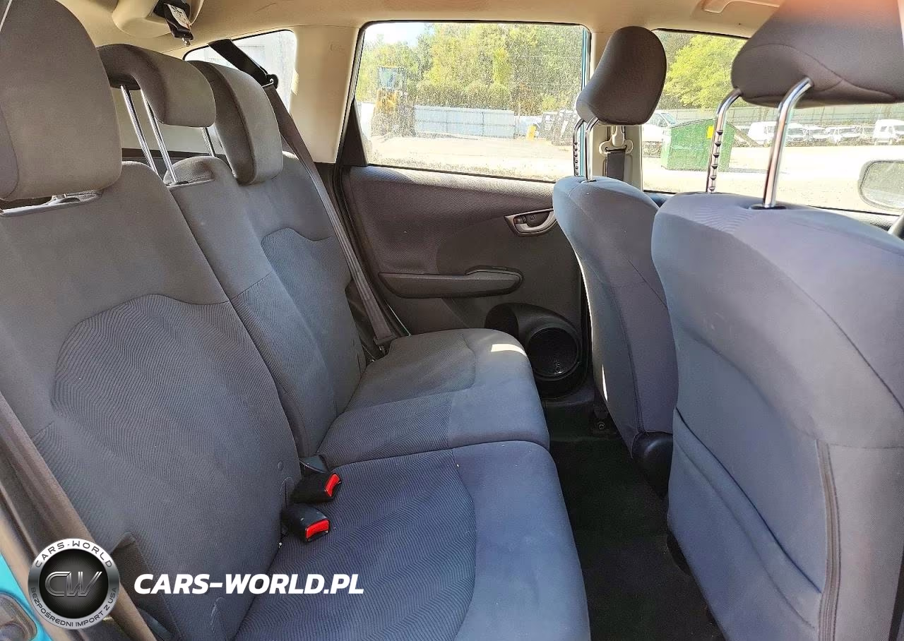 2013 Honda Fit VIN:JHMGE8H35DC048321 - 10