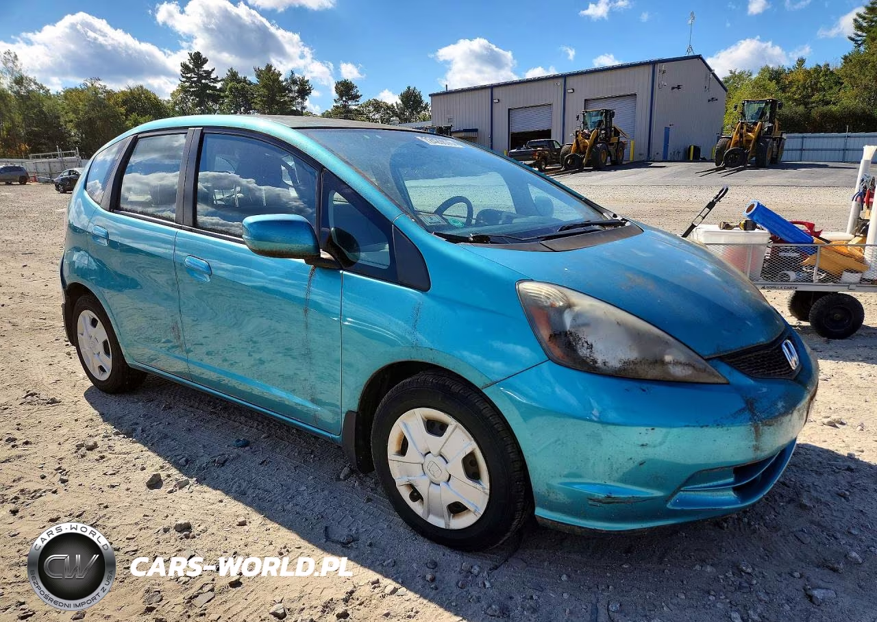 2013 Honda Fit VIN:JHMGE8H35DC048321 - 4