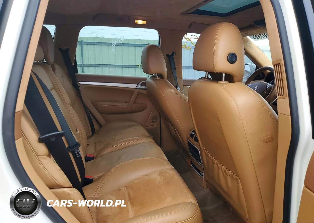2010 Porsche Cayenne Gts VIN:WP1AD2APXALA60527 - 11