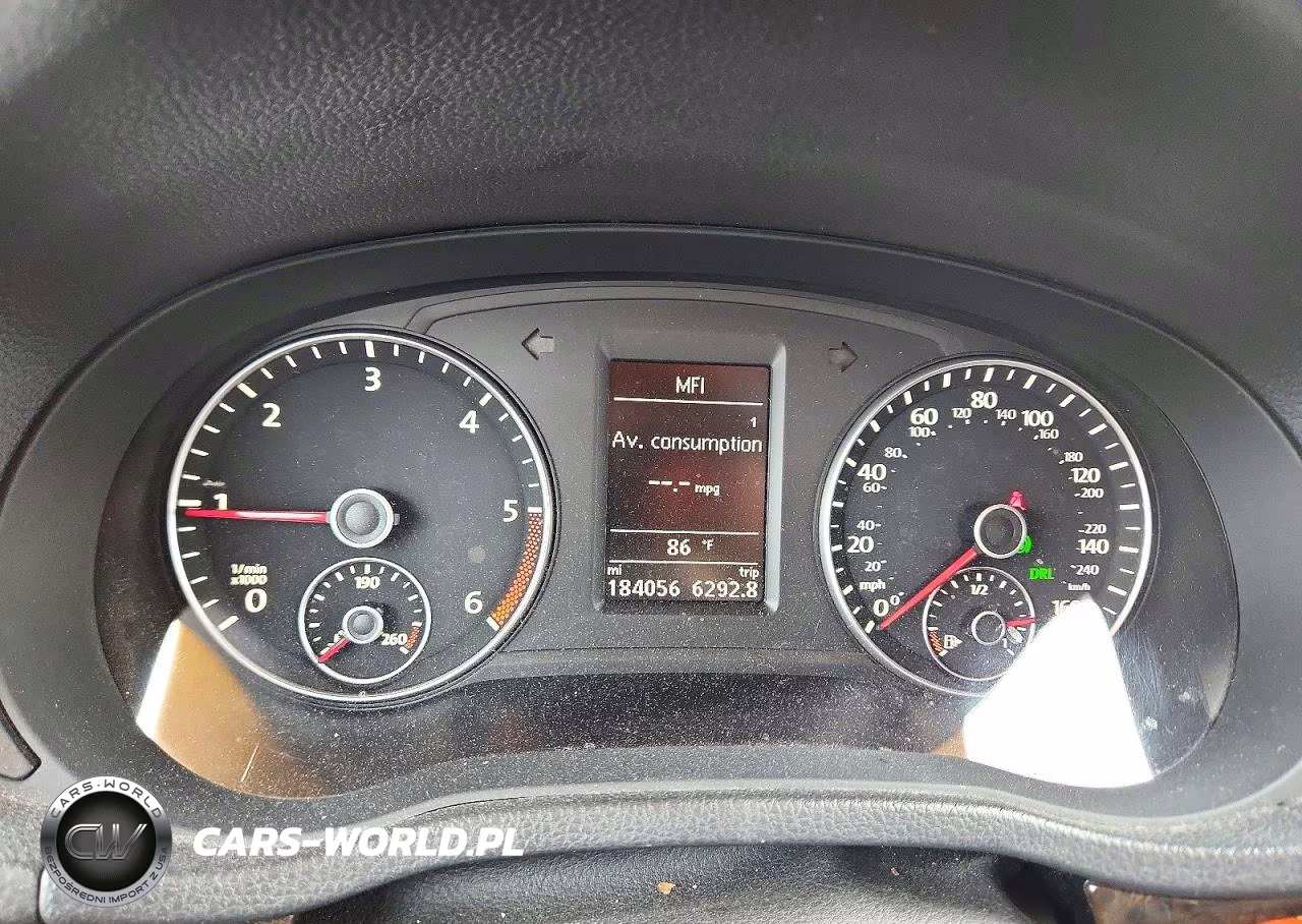 2015 Volkswagen Passat Sel VIN:1VWCV7A32FC012929 - 9
