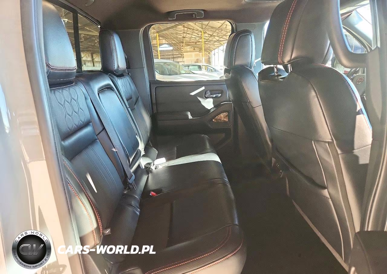 2023 Nissan Frontier Pro-4X VIN:1N6ED1EK2PN671075 - 10