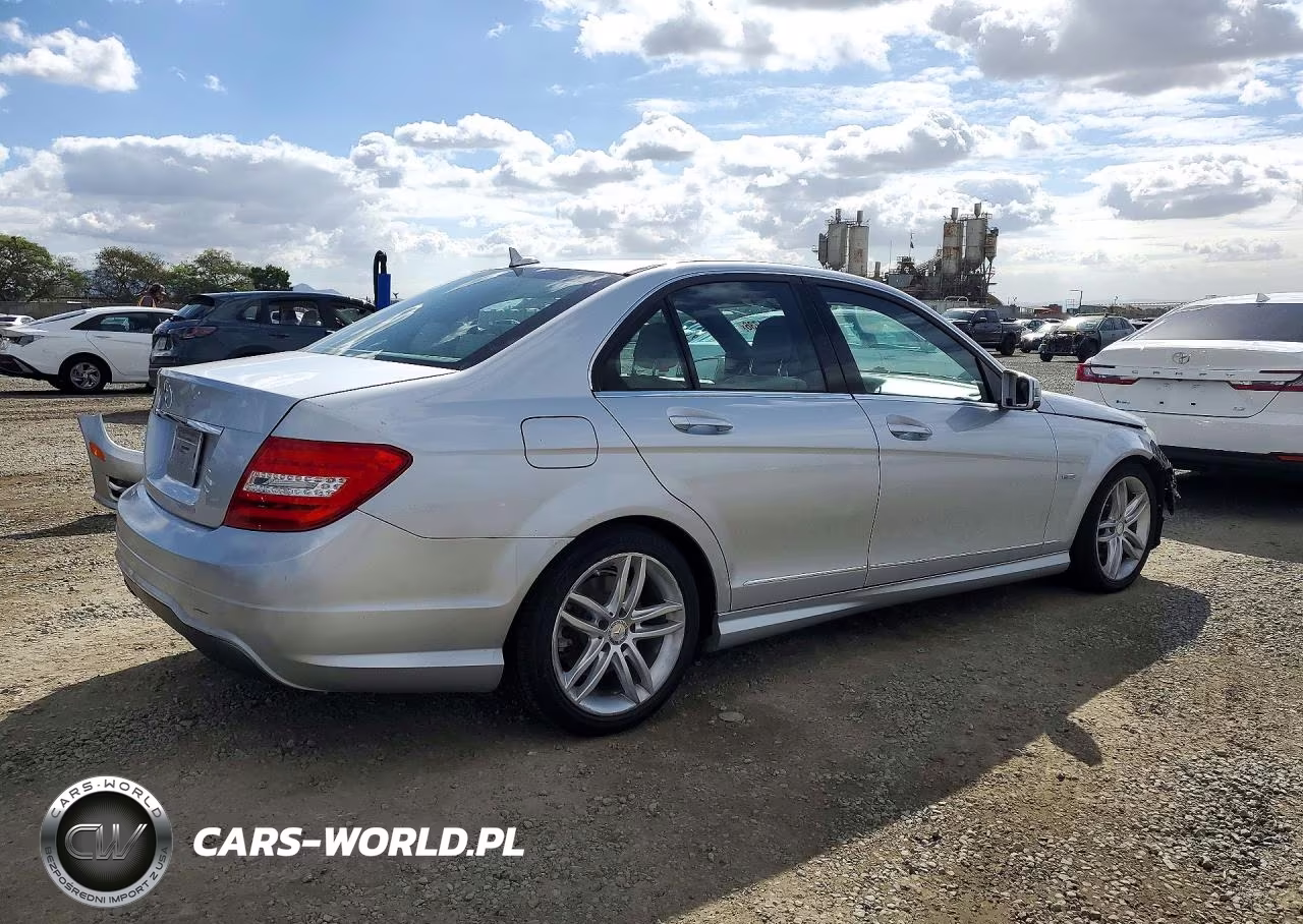 2012 Mercedes-Benz C 250 VIN:WDDGF4HB9CR234072 - 3