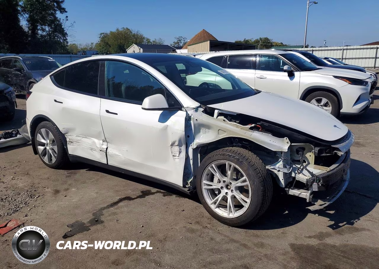 2021 Tesla Model Y VIN:5YJYGDEEXMF140560 - 4