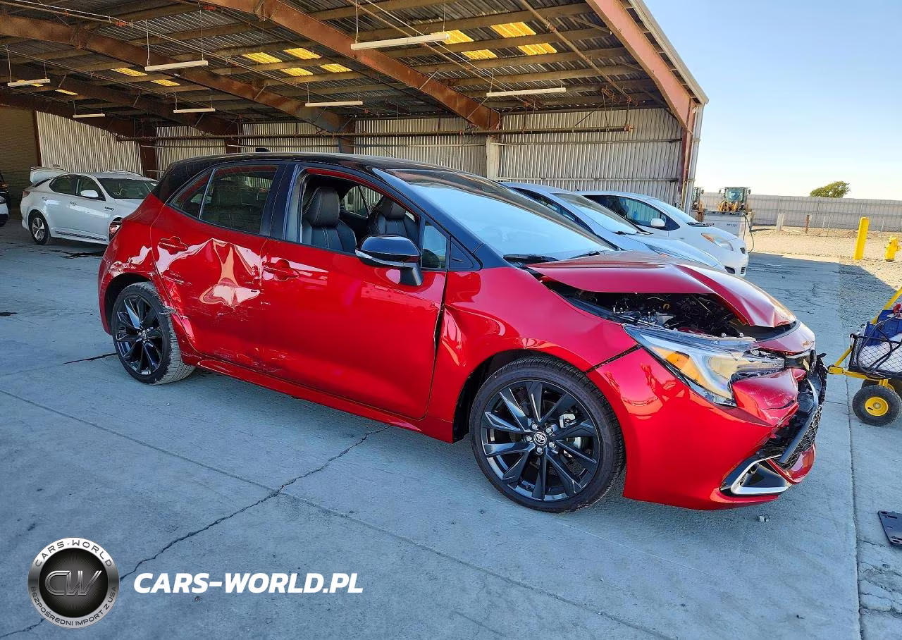 2025 Toyota Corolla Xse VIN:JTNC4MBE3S3249925 - 4