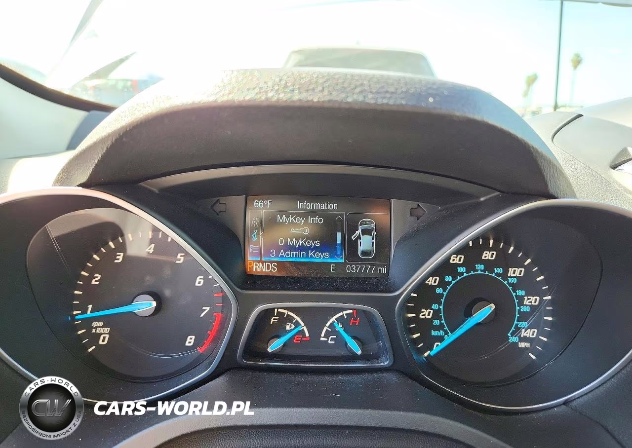 2015 Ford Escape Titanium VIN:1FMCU0J9XFUA25631 - 9
