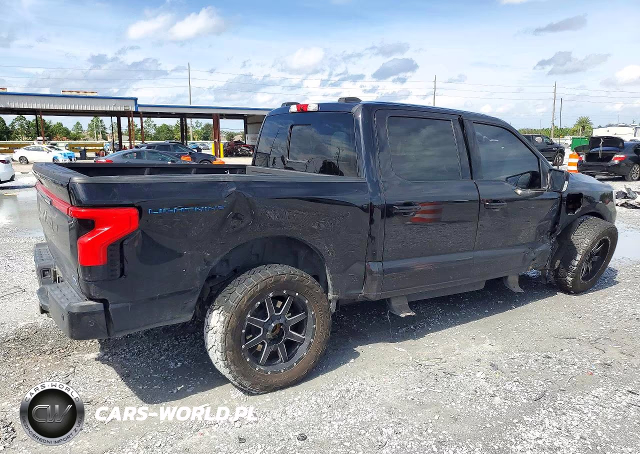 2022 Ford F150 Lightning Pro VIN:1FT6W1EV2NWG03300 - 3