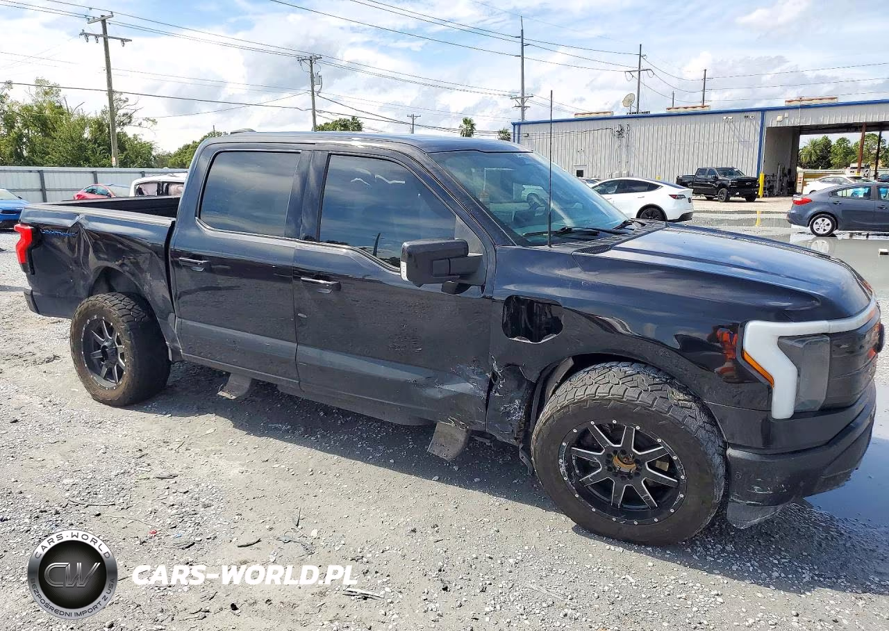 2022 Ford F150 Lightning Pro VIN:1FT6W1EV2NWG03300 - 4