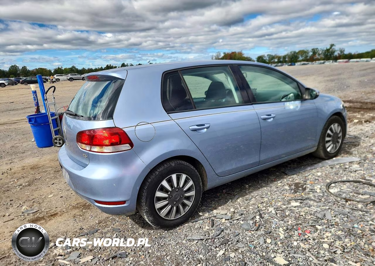2010 Volkswagen Golf VIN:WVWDA7AJ8AW102188 - 3