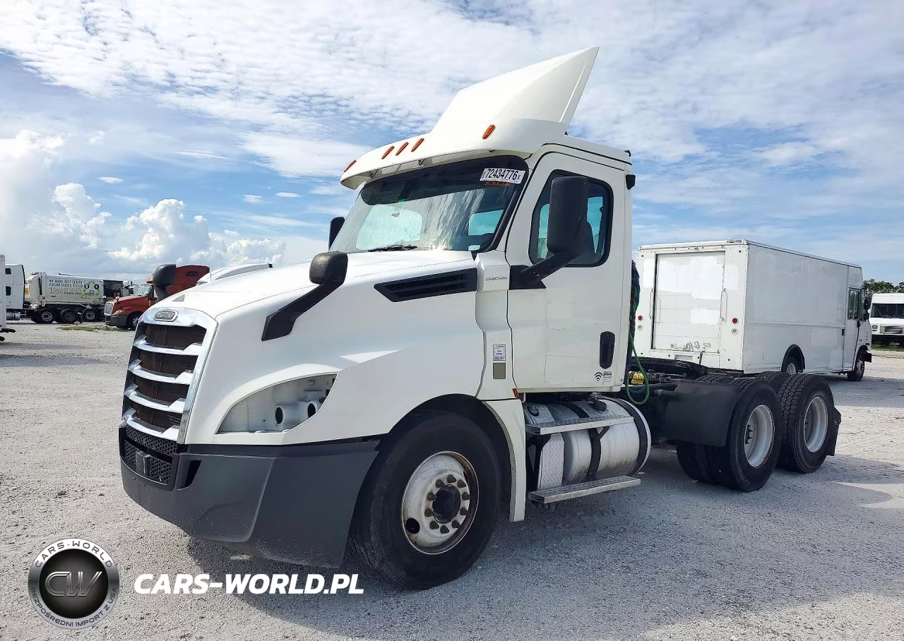 2019 Freightliner Cascadia 126 Semi Truck VIN:3AKJHLDV3KSKE0920 - 1