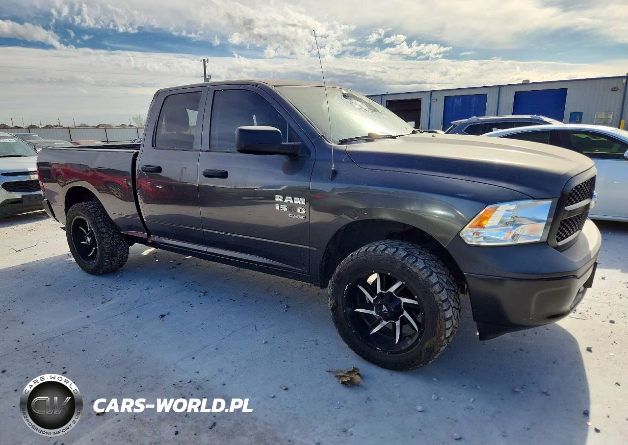 2019 Ram 1500 Classic Tradesman VIN:1C6RR6FG5KS722437 - 4