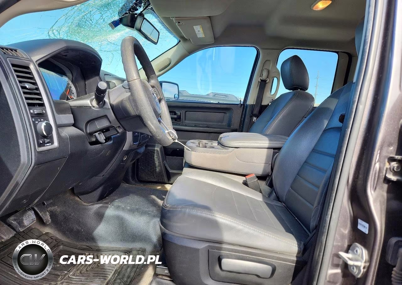 2019 Ram 1500 Classic Tradesman VIN:1C6RR6FG5KS722437 - 7