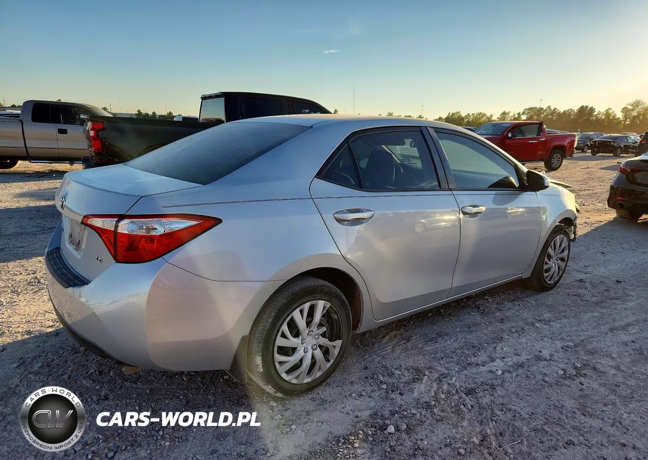 2015 Toyota Corolla Le VIN:2T1BURHE1FC423427 - 3