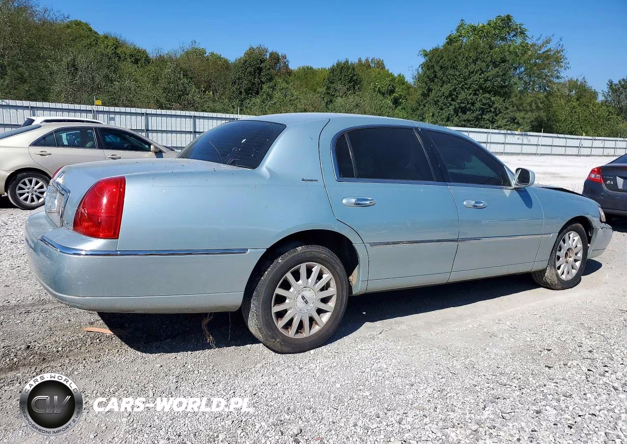 2007 Lincoln Town Car Signature VIN:1LNHM81V57Y623864 - 3