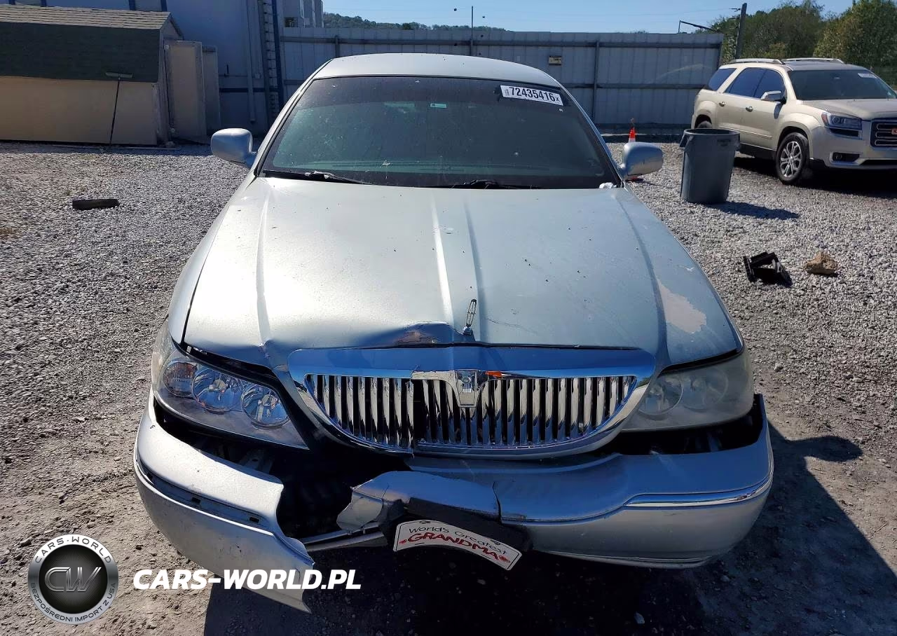 2007 Lincoln Town Car Signature VIN:1LNHM81V57Y623864 - 5