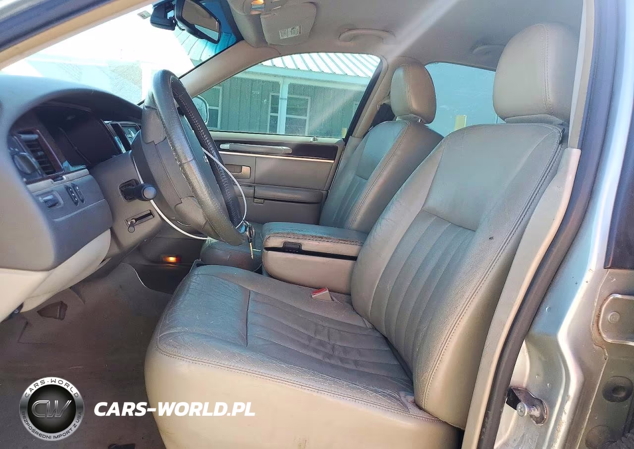 2007 Lincoln Town Car Signature VIN:1LNHM81V57Y623864 - 7