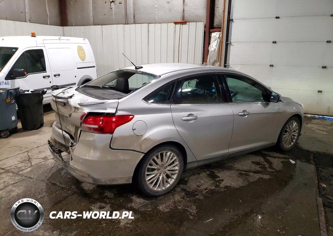 2017 Ford Focus Titanium VIN:1FADP3J22HL206919 - 3