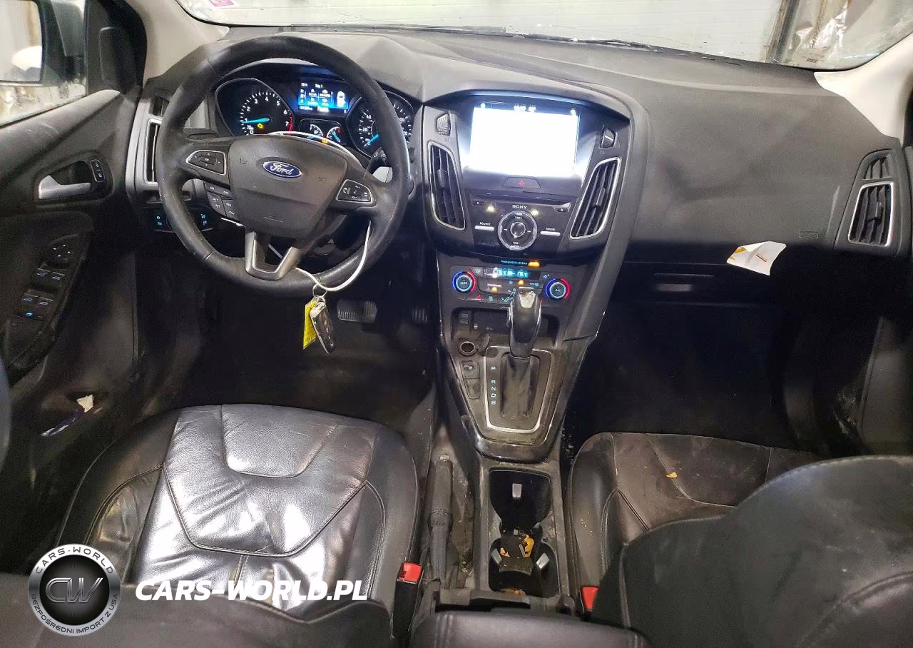 2017 Ford Focus Titanium VIN:1FADP3J22HL206919 - 8
