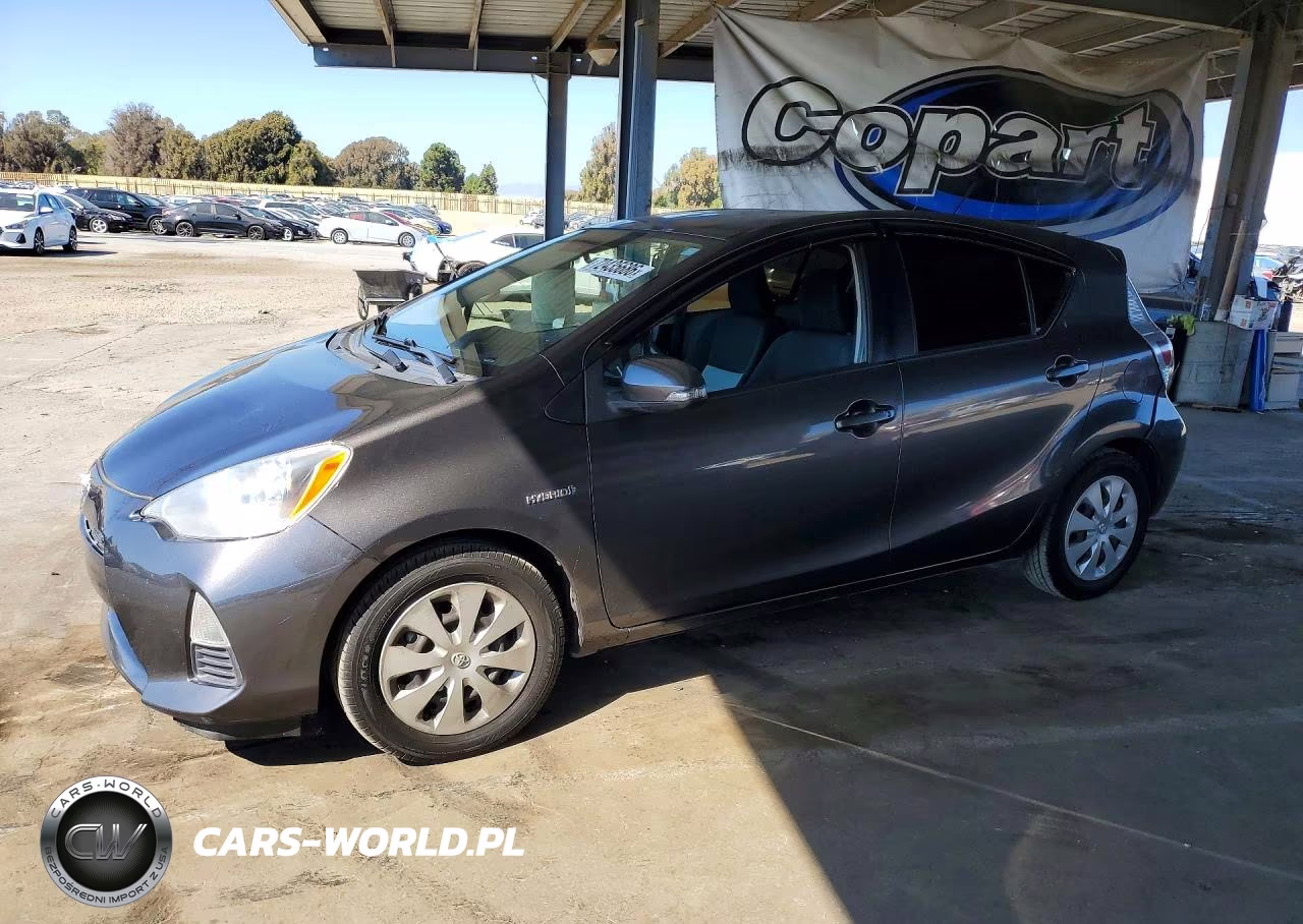 2014 Toyota Prius C Two