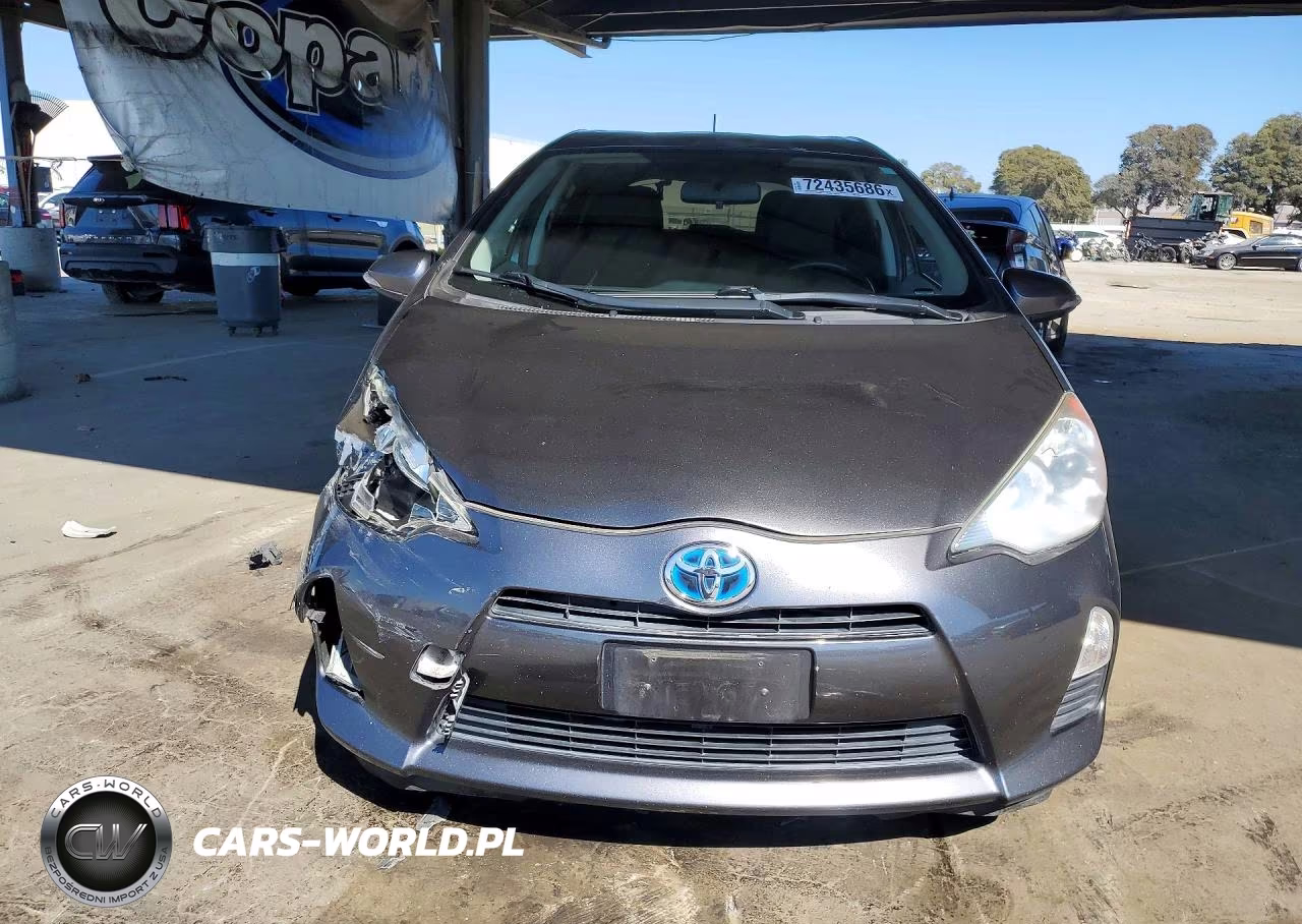 2014 Toyota Prius C Two VIN:JTDKDTB36E1570575 - 5