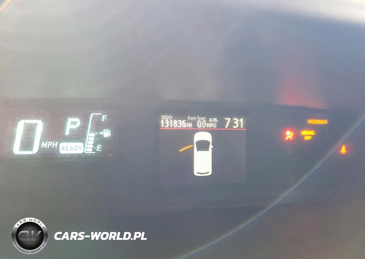 2014 Toyota Prius C Two VIN:JTDKDTB36E1570575 - 9