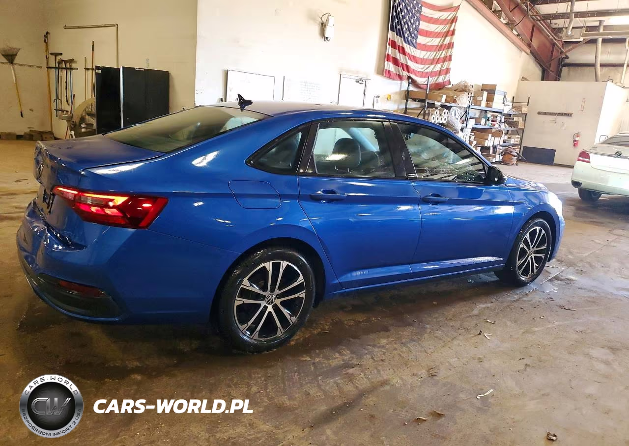 2023 Volkswagen Jetta Sport VIN:3VWAM7BU8PM026397 - 3
