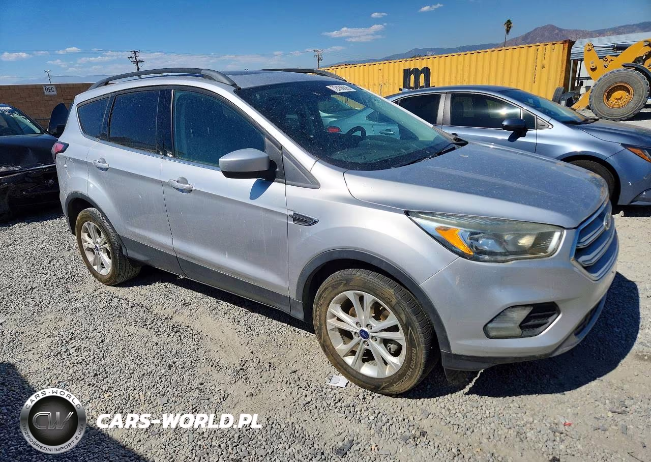 2018 Ford Escape Se VIN:1FMCU0GD2JUB15795 - 4