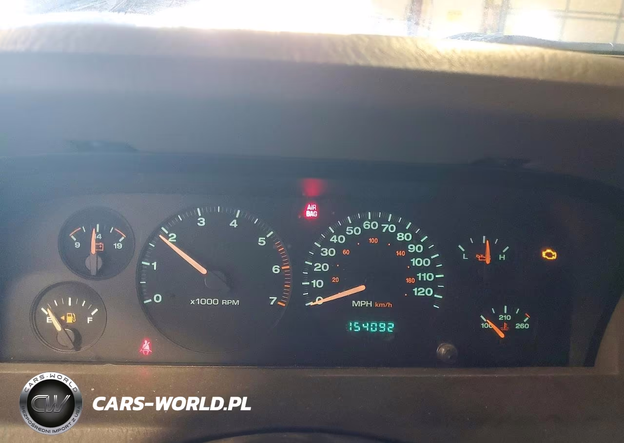 2002 Jeep Grand Cherokee Laredo VIN:1J8GW48S52C270202 - 9