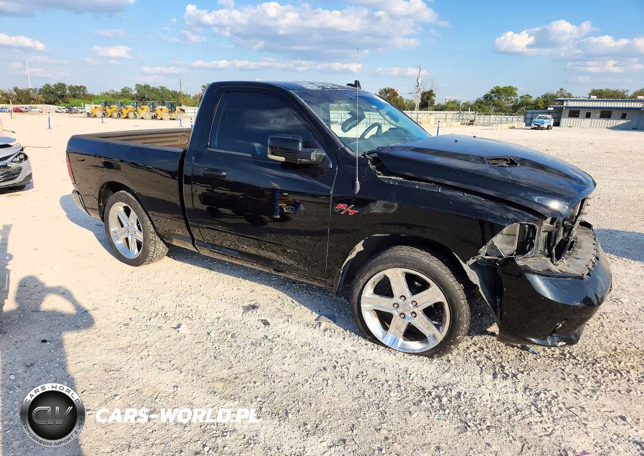 2013 Ram 1500 Sport VIN:3C6JR6CT9DG586371 - 4