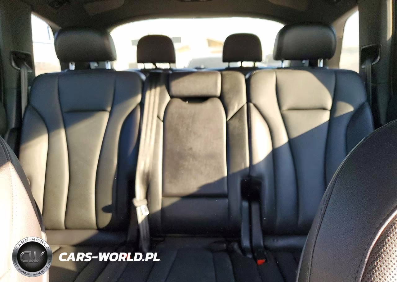 2017 Audi Q7 Prestige VIN:WA1VAAF7XHD037102 - 10