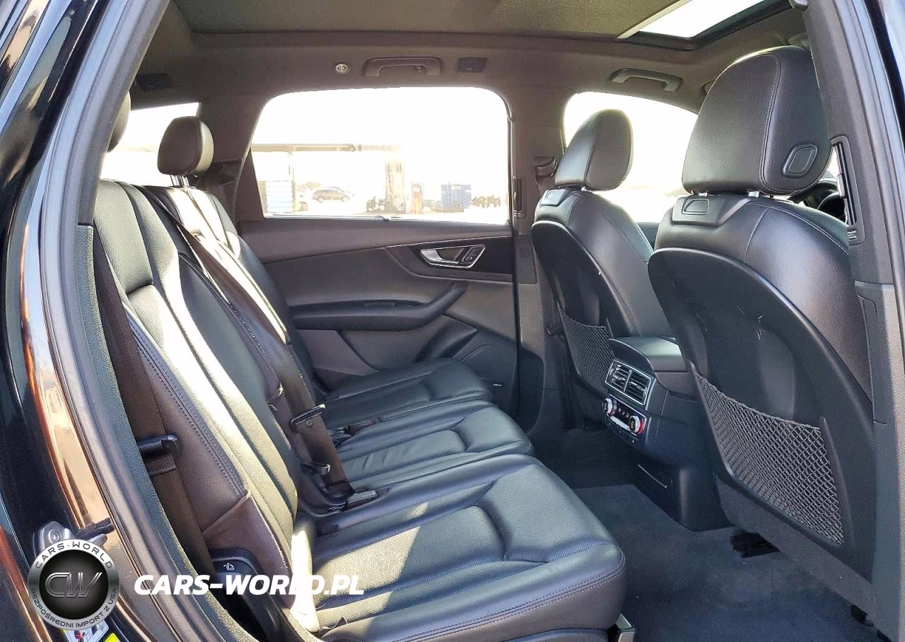2017 Audi Q7 Prestige VIN:WA1VAAF7XHD037102 - 11