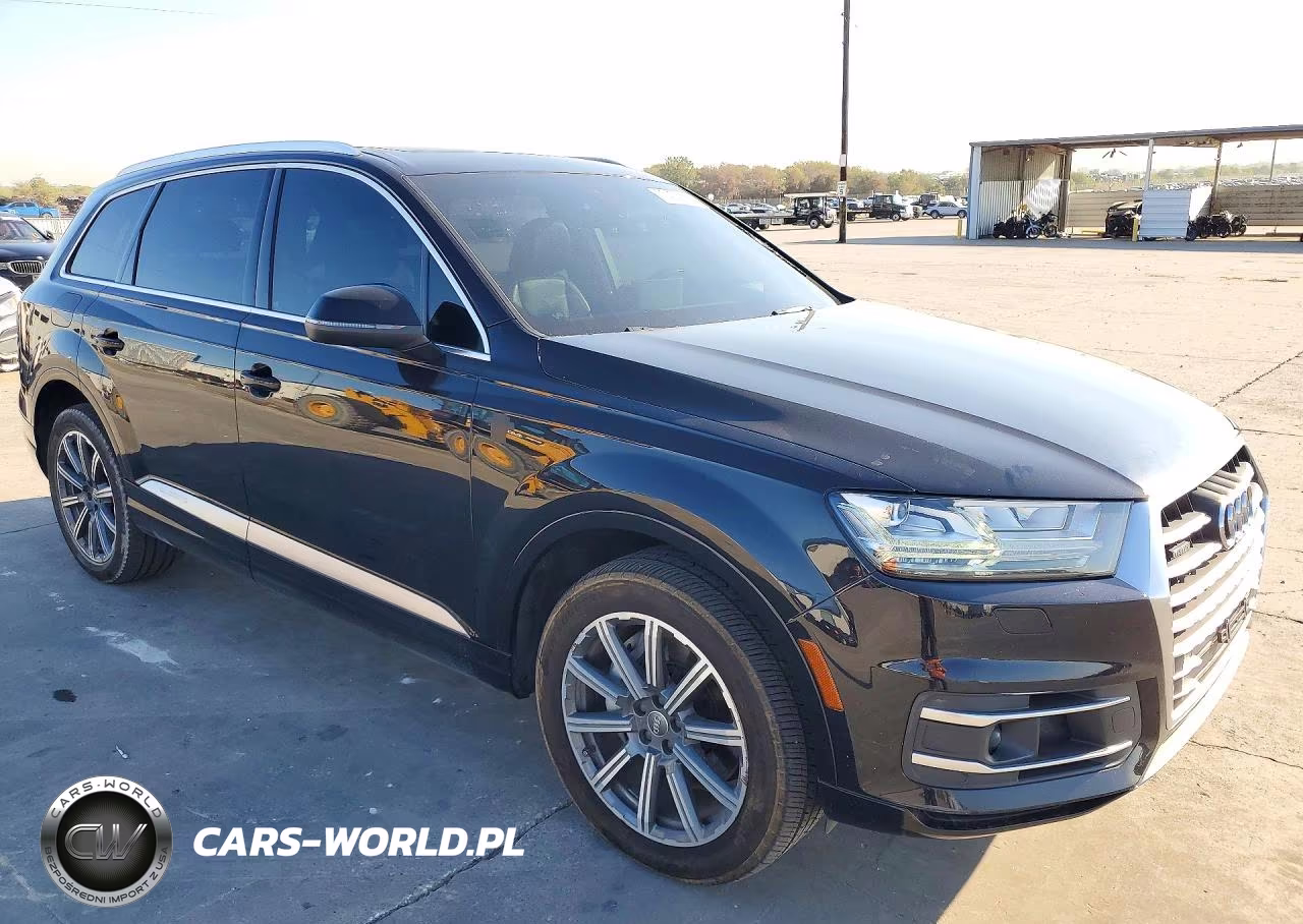 2017 Audi Q7 Prestige VIN:WA1VAAF7XHD037102 - 4