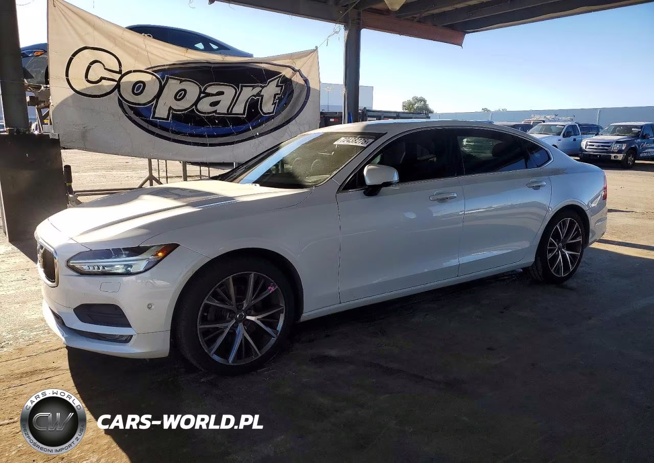 2018 Volvo S90 T5 Momentum