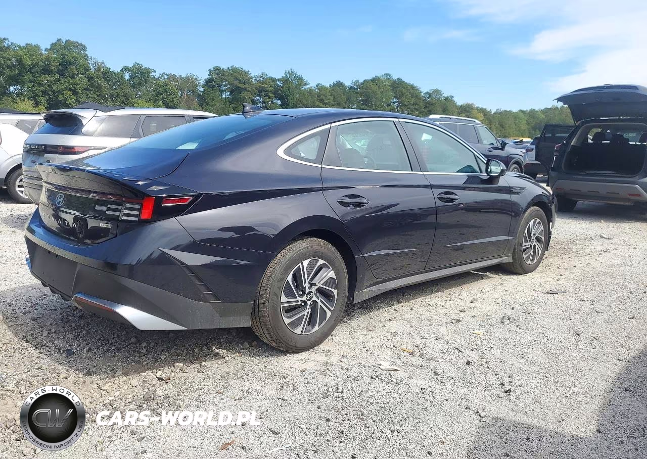 2026 Hyundai Sonata Hybrid Blue VIN:KMHL24JJ2TA168920 - 3