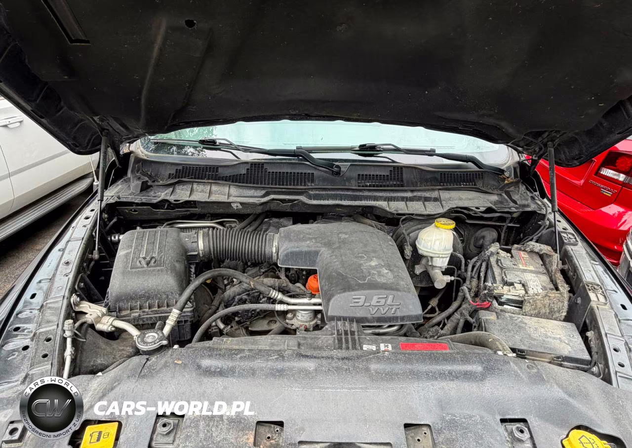 2019 Ram 1500 Classic Tradesman VIN:1C6RR7FG8KS504515 - 7