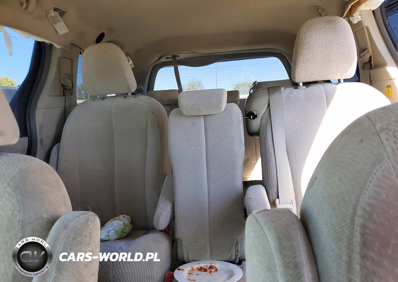 2011 Toyota Sienna Le VIN:5TDKK3DCXBS158581 - 10