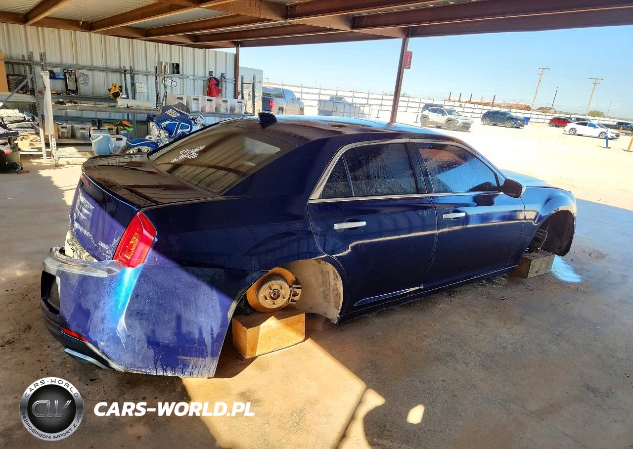 2016 Chrysler 300C Platinum VIN:2C3CCAPG4GH116745 - 3